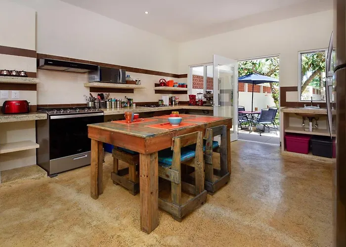 Private Queen With Beautiful Garden View Séjour chez l'habitant *